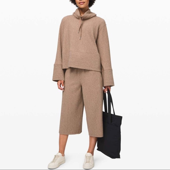 lululemon athletica Pants - Lululemon Retreat Yourself Cropped Pants